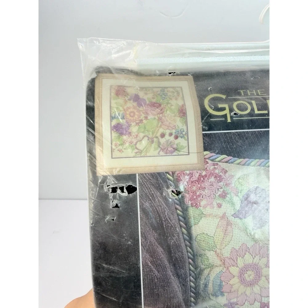 Dimensions Gold Collection Somerset Bouquet Pillow Needlepoint Kit 20017 Sealed